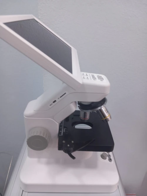 microscope numerique didactique avec tablette  مجهر رقمي مجهز بشاشة 