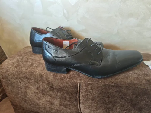 Chaussures classique en cuir comme neuves