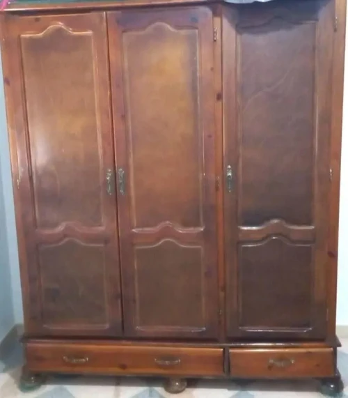 Armoire 3 porte en bois solide