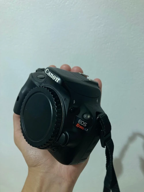 Canon EOS 100D + 18-55mm
