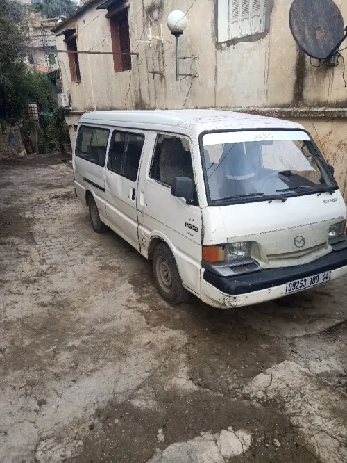 Mazda E2200 2000