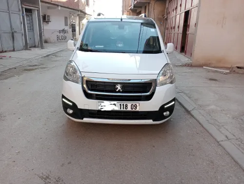 Peugeot Partner 2018 Tepee Allure 