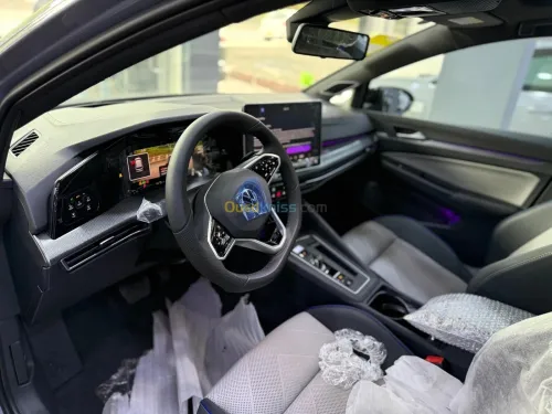 Volkswagen Golf 8 2025 R-Line