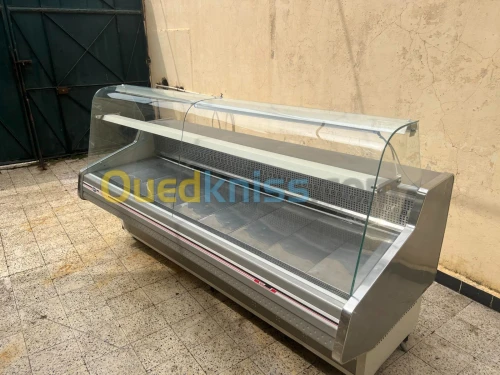 Frigo présentoir 2.40