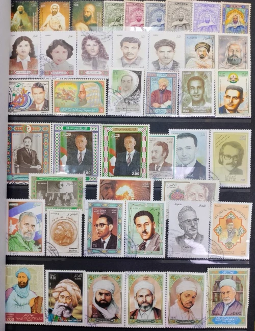 Une collection de timbres d'Algérie oblitérés
