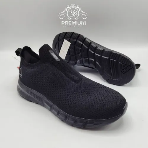 Peak sport slip on