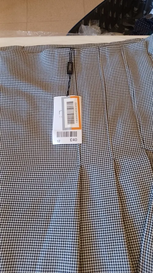 Urgences Liquidation de vetements au plus offrant