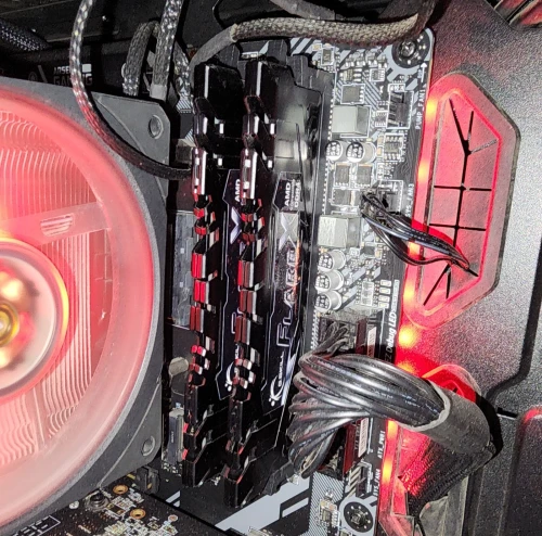 Kit Gaming Cpu B450 / Ryzen 5 3600 / RAM 16 GB 3200mhz / CM 212