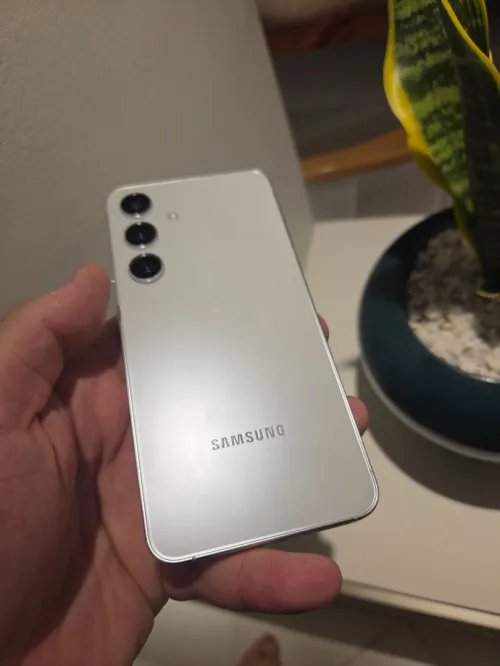 Samsung S24