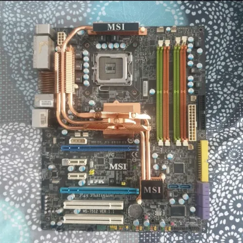 Carte mère msi P45 Platinum