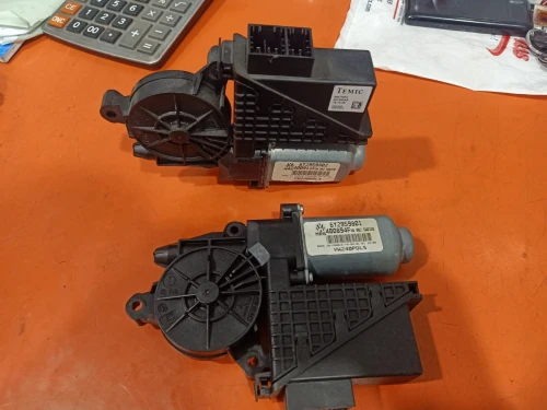 Moteur lève vitre polo police d'origine