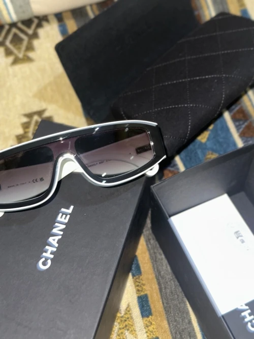 Lunettes chanel collection 2025