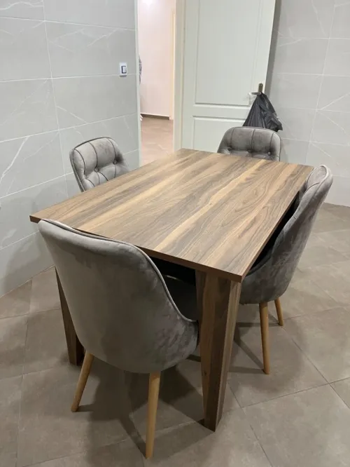 Table + 4 chaises