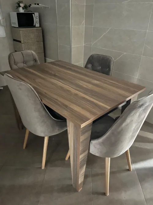 Table + 4 chaises