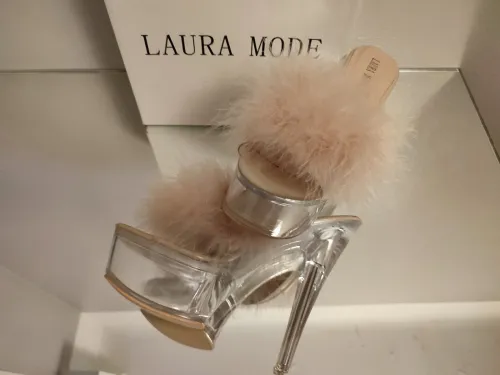Pleaser avec fourrure