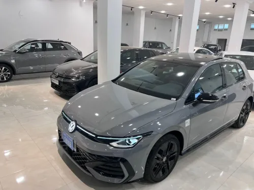 Volkswagen Golf 8 2025 R-Line
