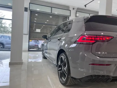 Volkswagen Golf 8 2025 R-Line
