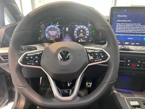 Volkswagen Golf 8 2025 R-Line