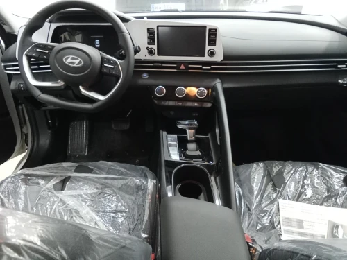 Hyundai ELENTRA 2025 