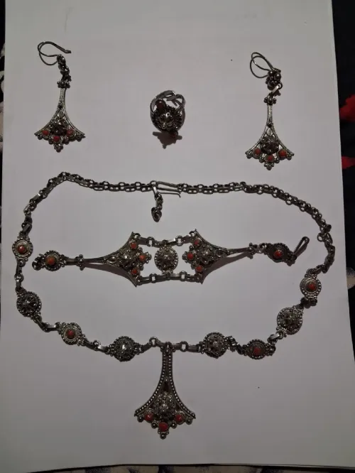 Parure En Argent A 80 Grammes. 