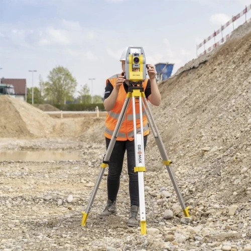كراء محطة الشاملة Geomax ZOOM 75 ROBOTISER