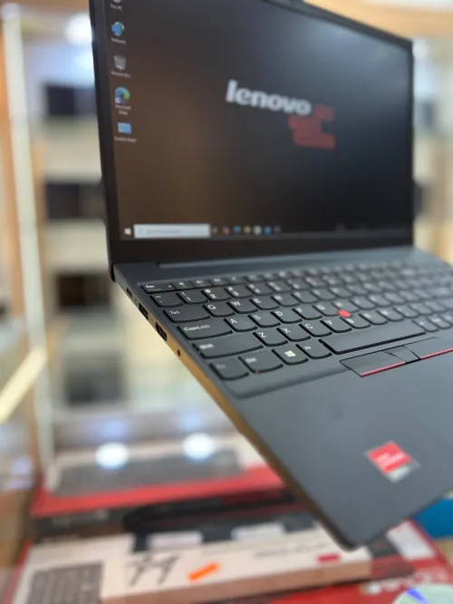 THINKPAD E15 RYZEN 7 5700u 8G DDR4 256 SSD NVME 15.6 POUCES FHD