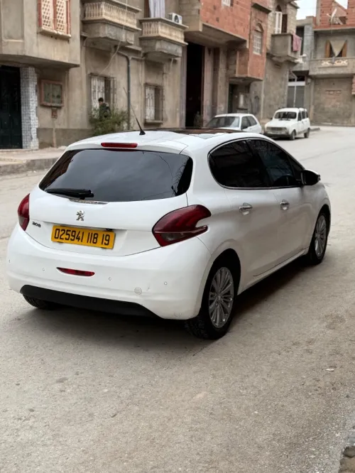 Peugeot 208 2018 Allure