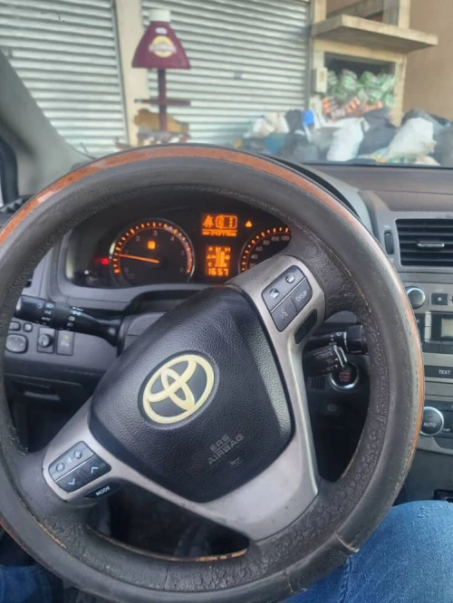 Toyota Avensis 2011 Premium