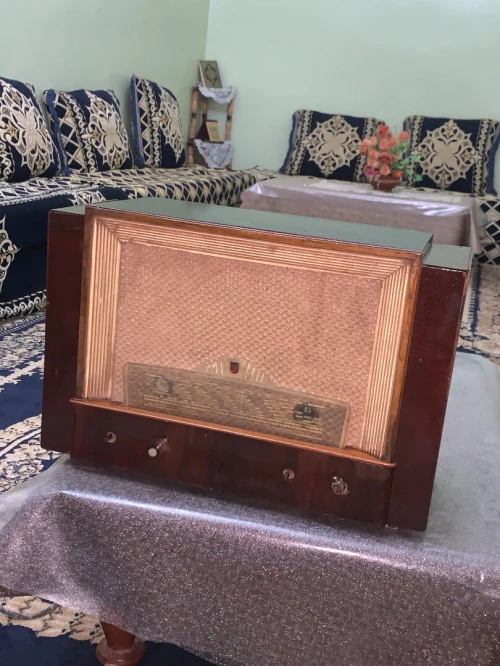 Radio ancienne PHILIPS vintage en bois  collection  fonctionne