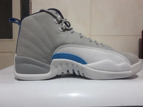 Air Jordan 12 UNC - University of North Carolina