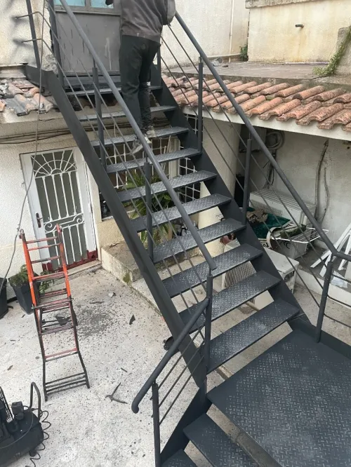 Escalier métallique