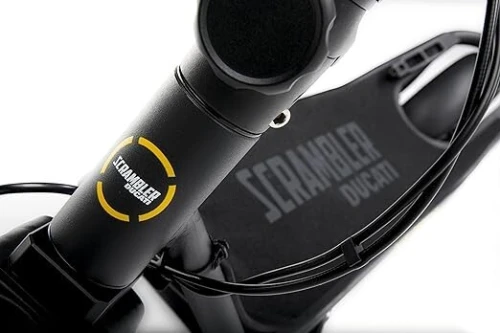 DUCATI SCRAMBLER CITY CROSS-E STREET EDITION - TROTTINETTE ÉLECTRIQUE - 350W BRUSHLESS - 450WH BATTERIE - 45KM - PLIABLE - BLACK