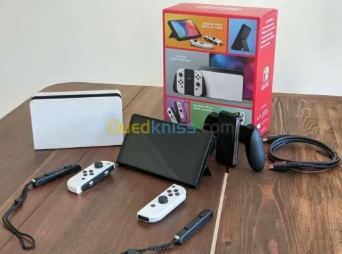 NINTENDO SWITCH OLED - AVEC STATION D'ACCUEIL ET MANETTES JOY-CON