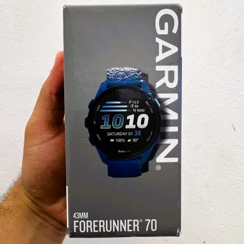 GARMIN FORERUNNER 70 - SMARTWATCH CONNECTÉE - 43MM GPS - 1,2 POUCE AMOLED TACTILE - ETANCHE 5ATM - ANDROID & IOS - BLACK & BLEU