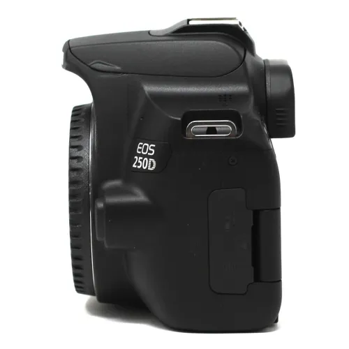 Canon EOS 250D DC Appareil Photo Numérique 24.1MP -Reflex Objectif EF-S 18-55mm III Wi-Fi Bluetooth
