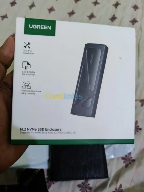 UGREEN Lecteur de boîtier SSD NVMe M.2 Enclosure, 10 Gbit/s USB C 3.2 Gen2, compatible Thunderbolt 3