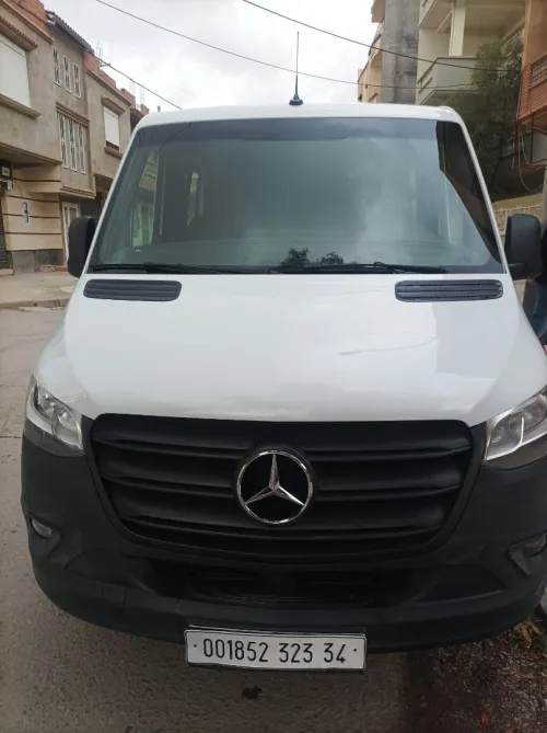 Mercedes 211 cdi 2023 211 cdi