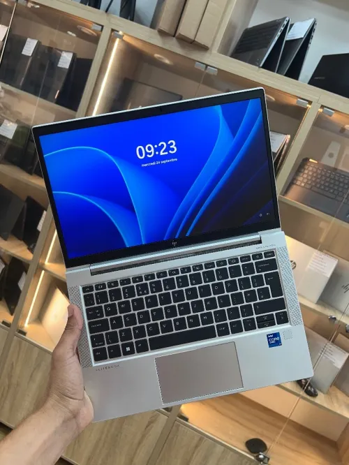 Hp elitebook 830 G8 i7-1185G7 16gb 512ssd