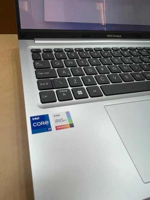 ASUS vivobook X1505V Oled i7-13620H 16gb 1Tb