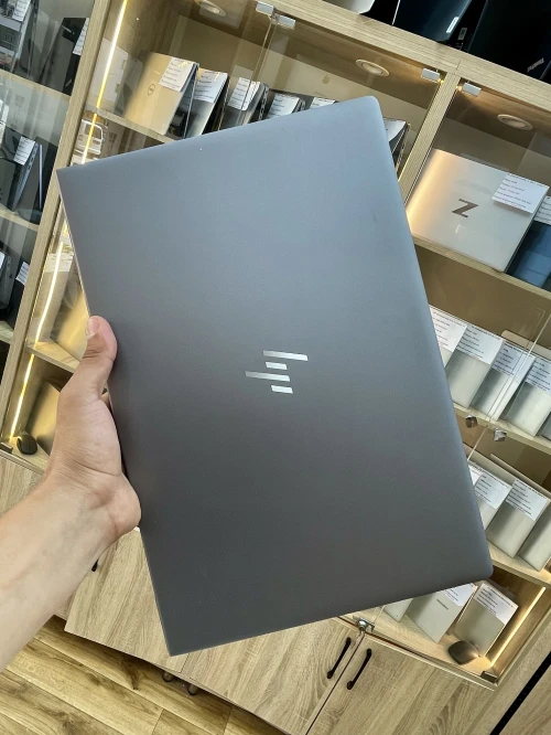 HP zbook 15U G5 i7-8550U 16gb 512ssd