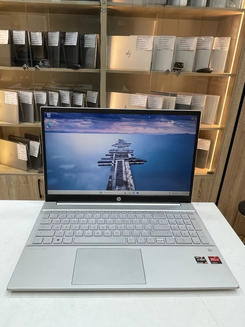 Hp Pavillon laptop 15 AMD Ryzen 7 7730U 16gb 512ssd