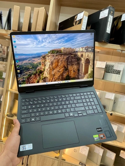 Hp Omen Gaming laptop 16 AMD Ryzen 9 8945HX 16gb 1Tb NVIDIA GeForce RTX 5060