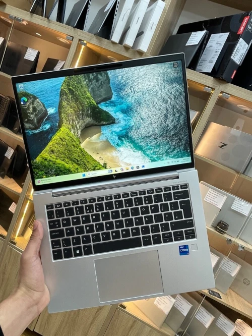 Hp elitebook 1040 G10 i7-1355U 16gb 512gv