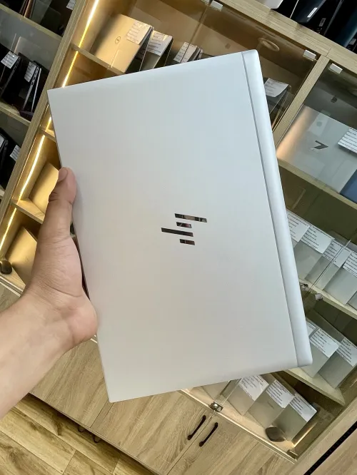 HP élitebook 830 G8 i7-1185G7 16gb 512 ssd