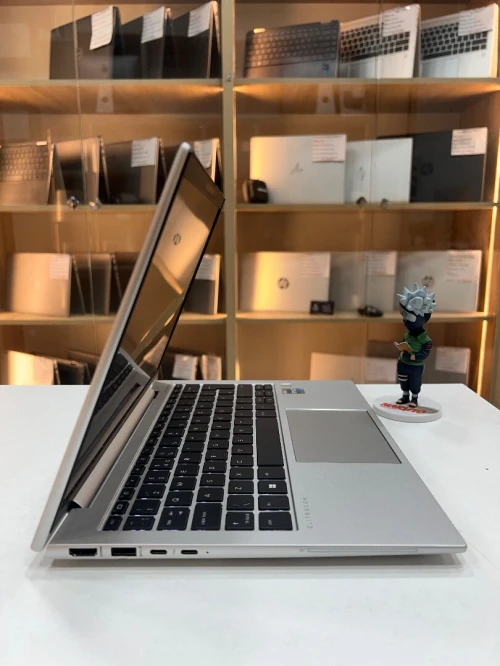 Hp elitebook 830 G10 i5-1335U 16gb 256ssd