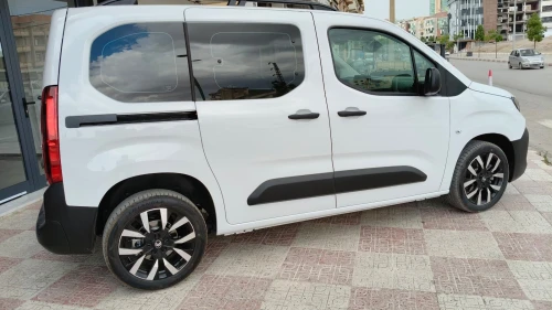 Citroen Berlingo 2025 Nouveau Sans Toit