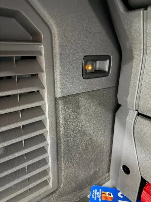 Volkswagen MULTIVAN 2024 CARAT