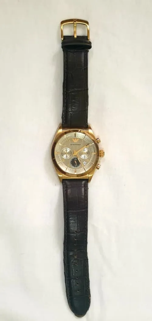 montre Emporio Armani original ( ساعة يد أصلية )