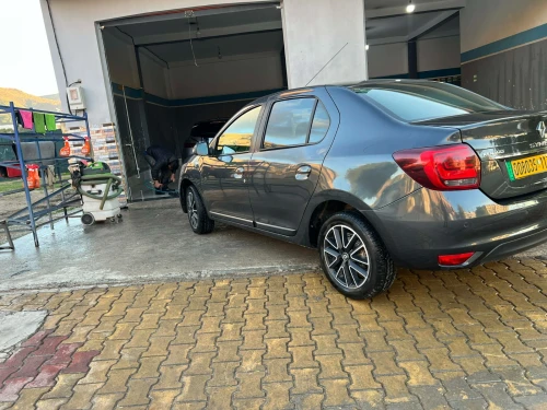 Renault Symbol 2017 Collection