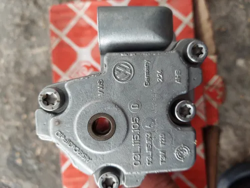 مضخة فاكيوم VW TDI رقم 03L115105D